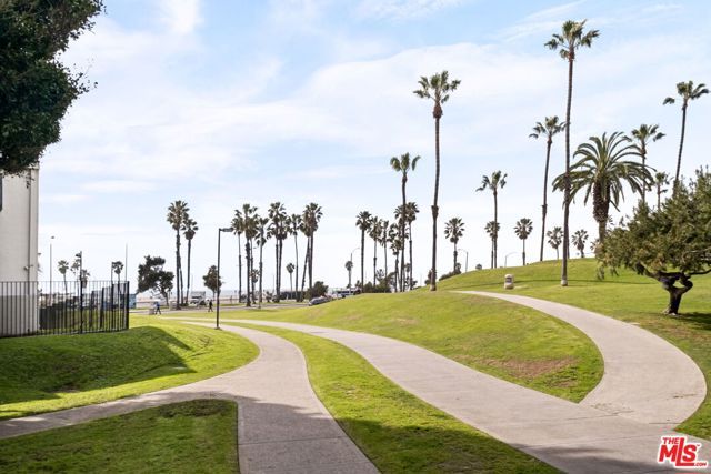 2940 Neilson Way 103, Santa Monica, CA 90405