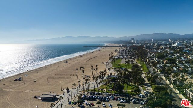 2940 Neilson Way 103, Santa Monica, CA 90405