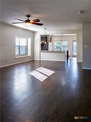 829 Manhattan, New Braunfels, TX 78130