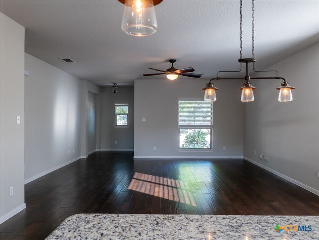 829 Manhattan, New Braunfels, TX 78130