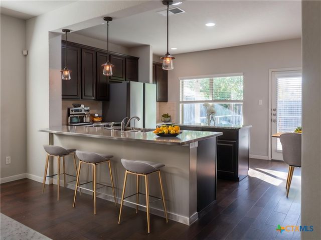 829 Manhattan, New Braunfels, TX 78130