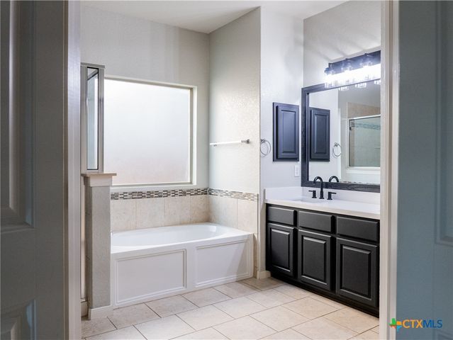 829 Manhattan, New Braunfels, TX 78130