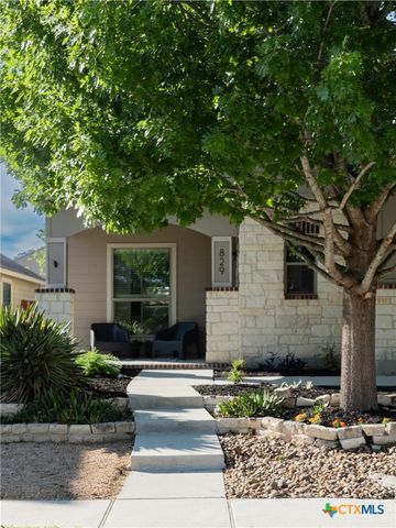 829 Manhattan, New Braunfels, TX 78130