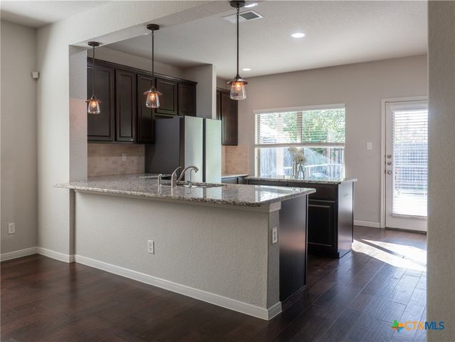 829 Manhattan, New Braunfels, TX 78130