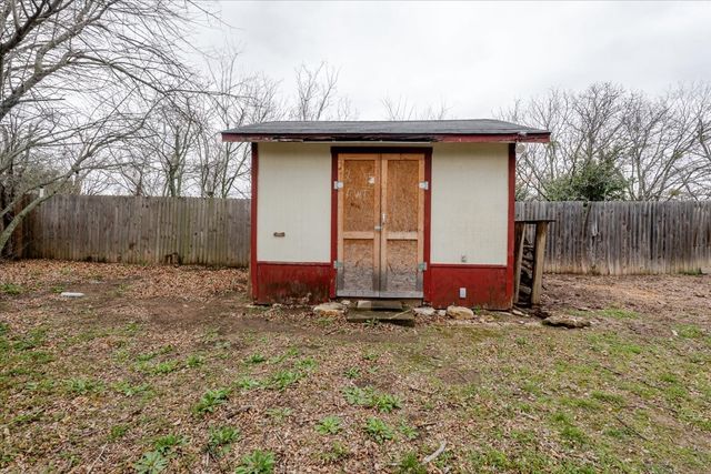 201 Oakridge Drive, Weatherford, TX 76086