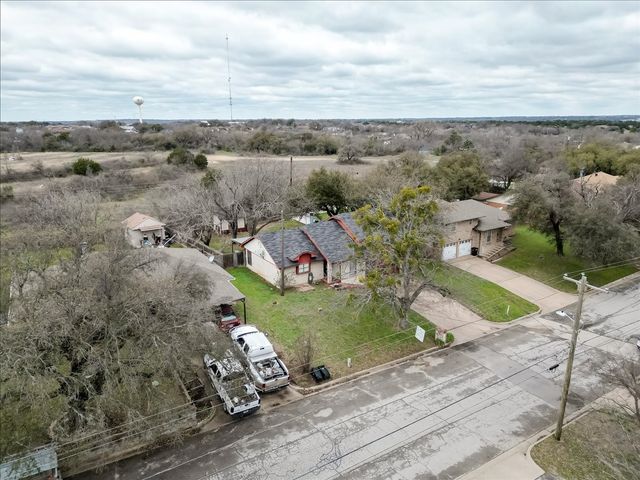 201 Oakridge Drive, Weatherford, TX 76086