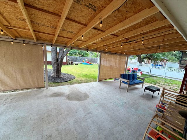 201 Oakridge Drive, Weatherford, TX 76086