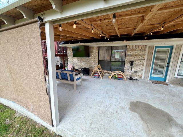 201 Oakridge Drive, Weatherford, TX 76086