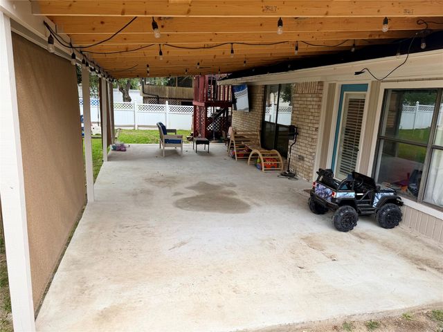 201 Oakridge Drive, Weatherford, TX 76086