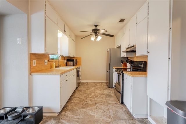 201 Oakridge Drive, Weatherford, TX 76086