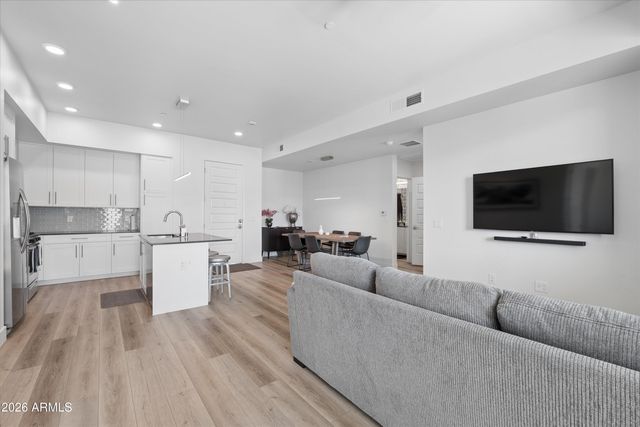 7300 E EARLL Drive 4015, Scottsdale, AZ 85251