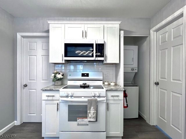 50 Coolidge Trl, Hopatcong Boro, NJ 07843