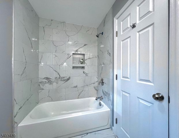 50 Coolidge Trl, Hopatcong Boro, NJ 07843