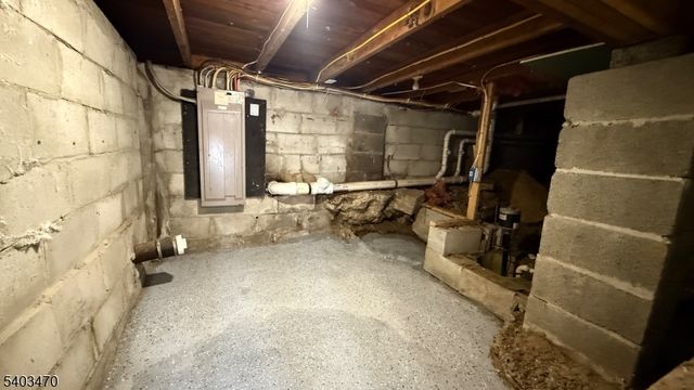 50 Coolidge Trl, Hopatcong Boro, NJ 07843