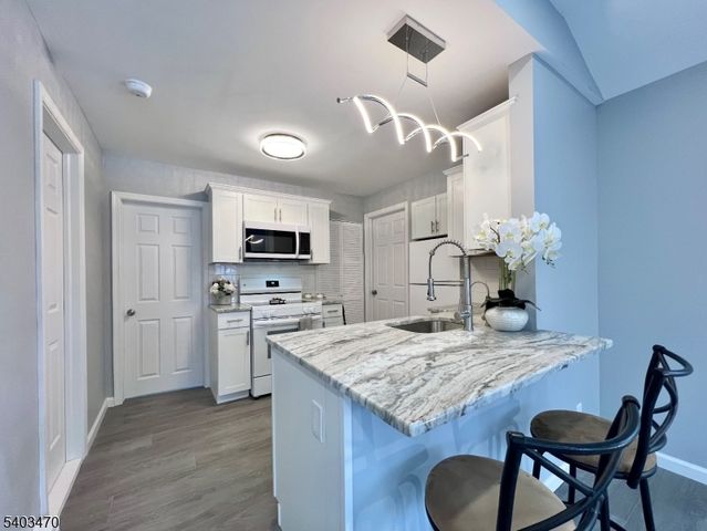 50 Coolidge Trl, Hopatcong Boro, NJ 07843