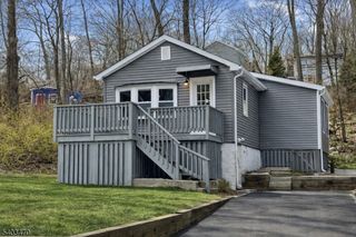 50 Coolidge Trl, Hopatcong Boro, NJ 07843