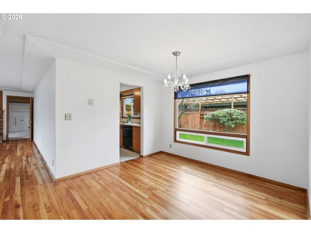 1420 EVERGREEN Dr, Eugene, OR 97404