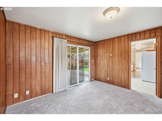 1420 EVERGREEN Dr, Eugene, OR 97404