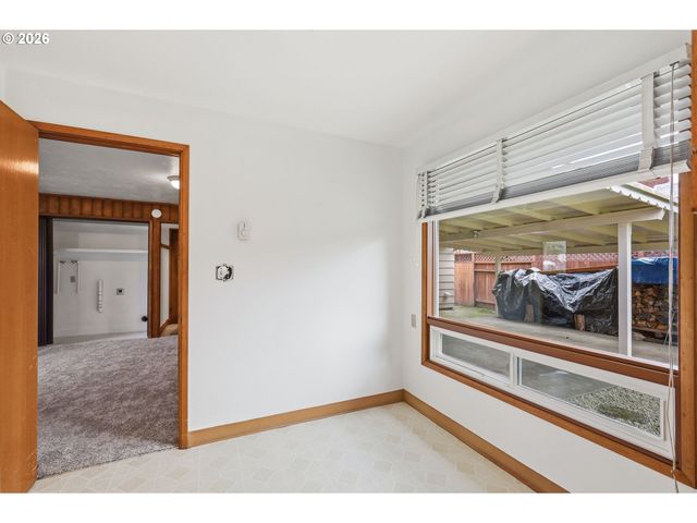 1420 EVERGREEN Dr, Eugene, OR 97404