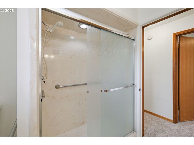 1420 EVERGREEN Dr, Eugene, OR 97404