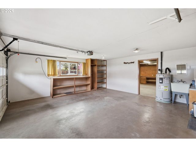 1420 EVERGREEN Dr, Eugene, OR 97404