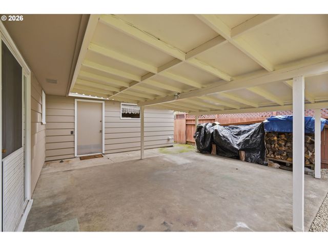 1420 EVERGREEN Dr, Eugene, OR 97404