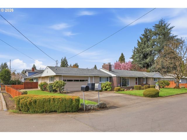 1420 EVERGREEN Dr, Eugene, OR 97404