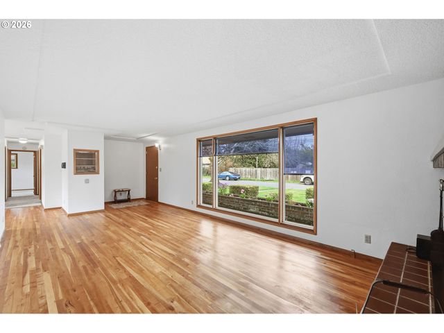 1420 EVERGREEN Dr, Eugene, OR 97404