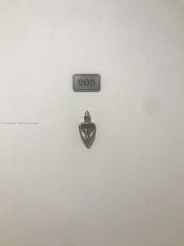 2730 Collins Ave 205, Miami Beach, FL 33140