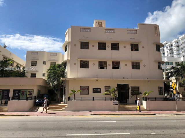 2730 Collins Ave 205, Miami Beach, FL 33140