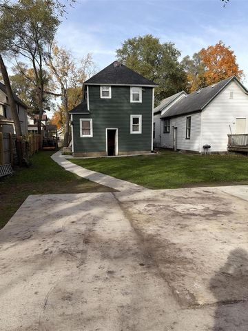 1008 Adams Street, Grand Rapids, MI 49507