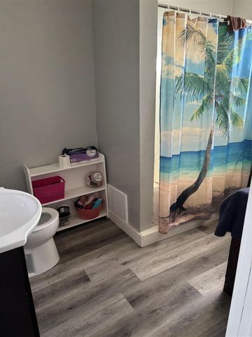 1008 Adams Street, Grand Rapids, MI 49507