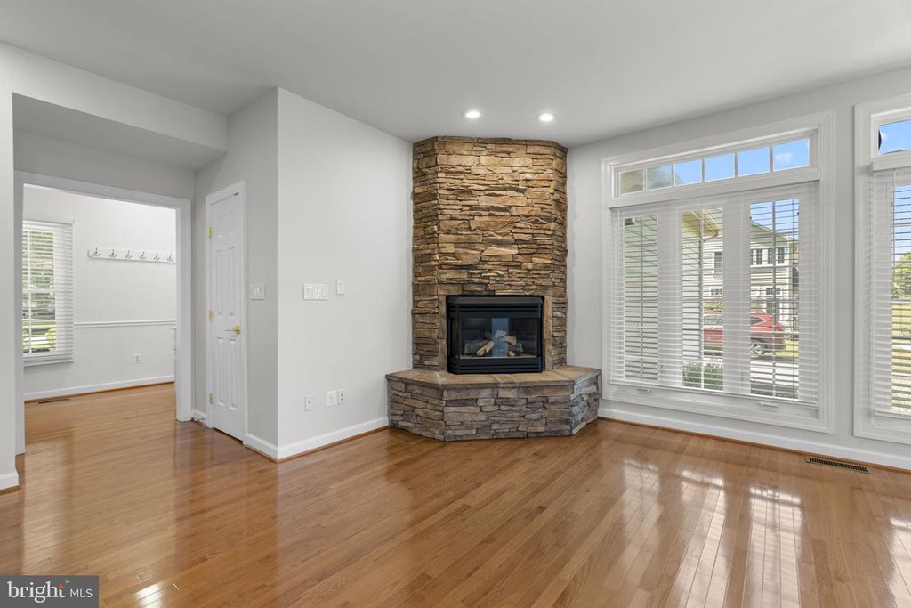 Image 22 of property listing at 11009 BITTERSWEET CT, Ellicott City, MD 21042