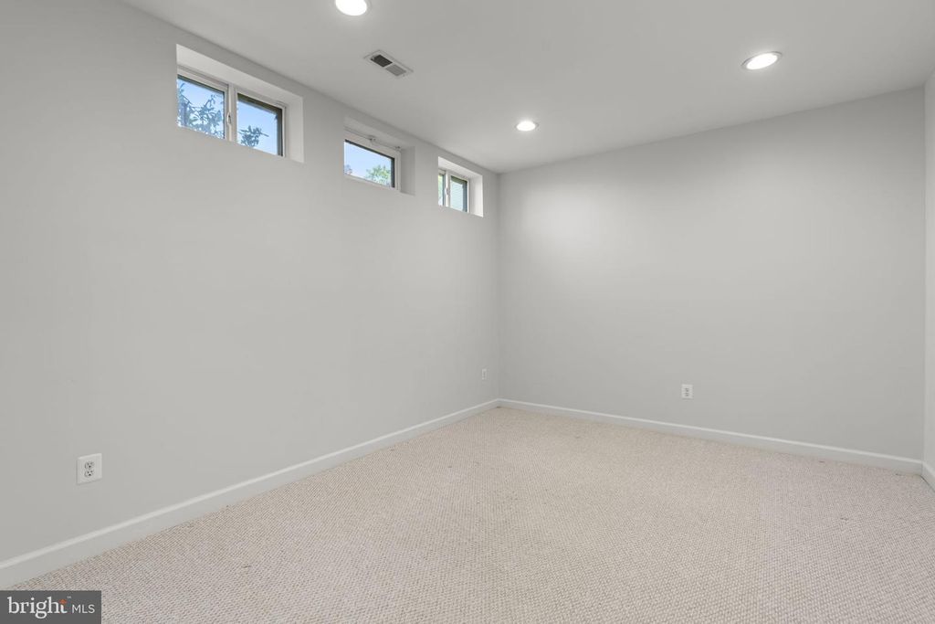 Image 58 of property listing at 11009 BITTERSWEET CT, Ellicott City, MD 21042