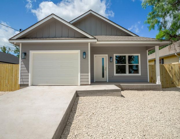 147 W Pine DR, Granite Shoals, TX 78654
