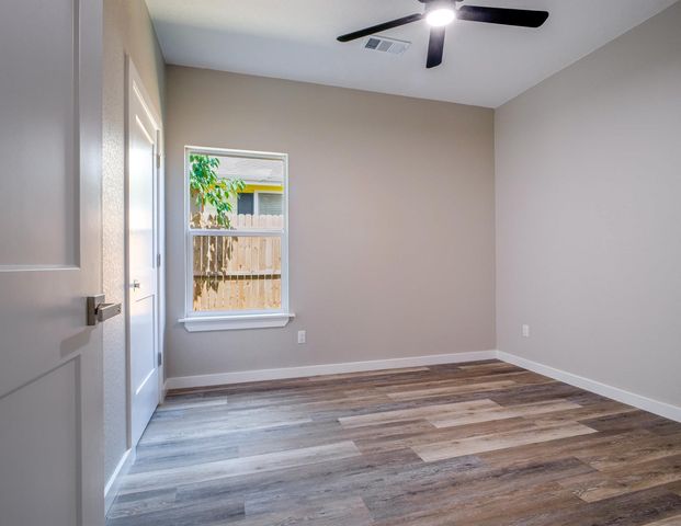 147 W Pine DR, Granite Shoals, TX 78654