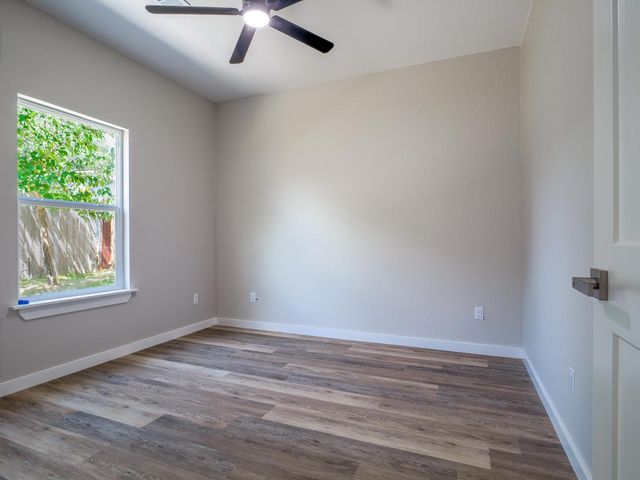 147 W Pine DR, Granite Shoals, TX 78654