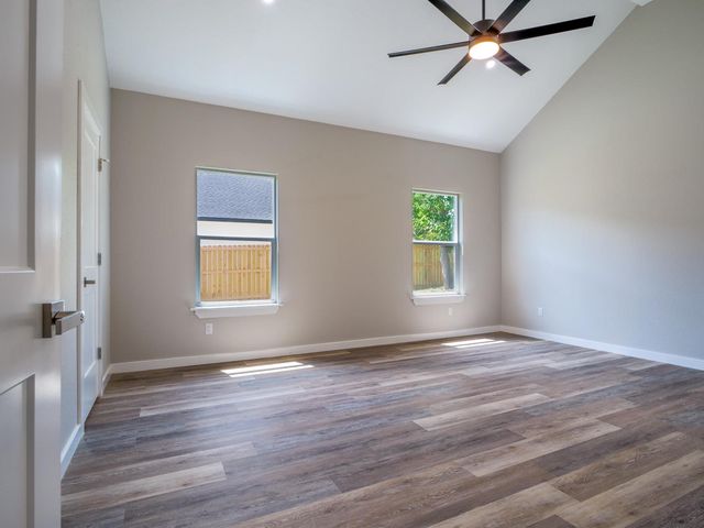 147 W Pine DR, Granite Shoals, TX 78654