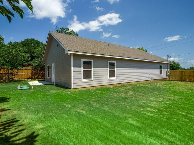 147 W Pine DR, Granite Shoals, TX 78654