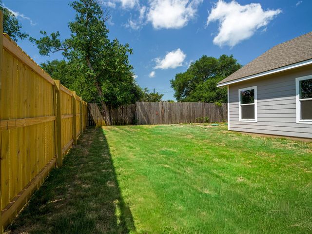 147 W Pine DR, Granite Shoals, TX 78654