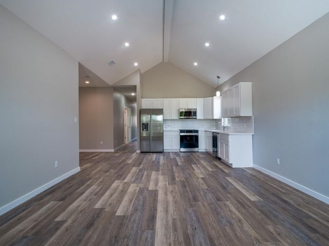 147 W Pine DR, Granite Shoals, TX 78654