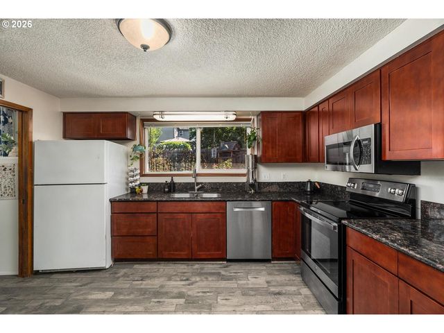 4574 Se 85TH Ave, Portland, OR 97266