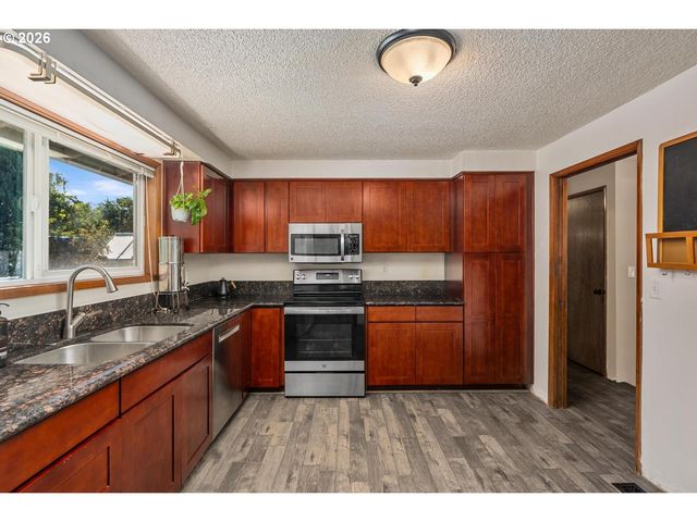 4574 Se 85TH Ave, Portland, OR 97266