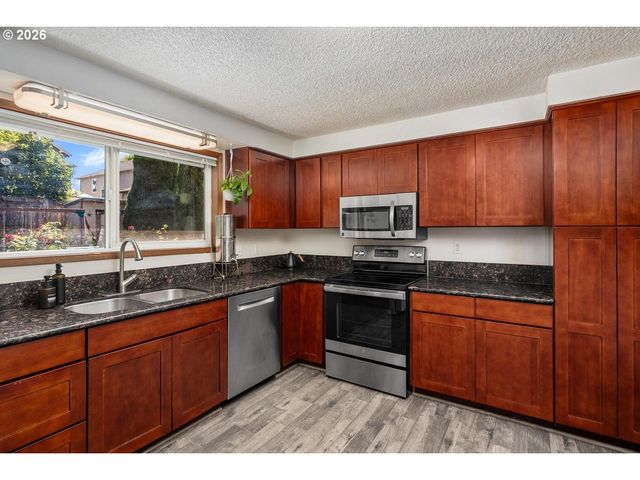 4574 Se 85TH Ave, Portland, OR 97266