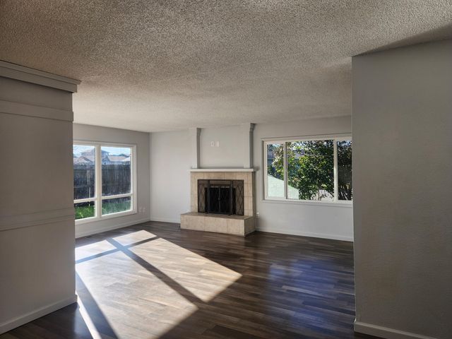 402 Emerald Circle, Medford, OR 97501