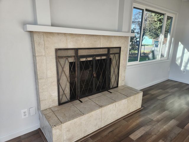 402 Emerald Circle, Medford, OR 97501