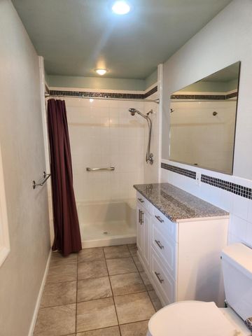 402 Emerald Circle, Medford, OR 97501