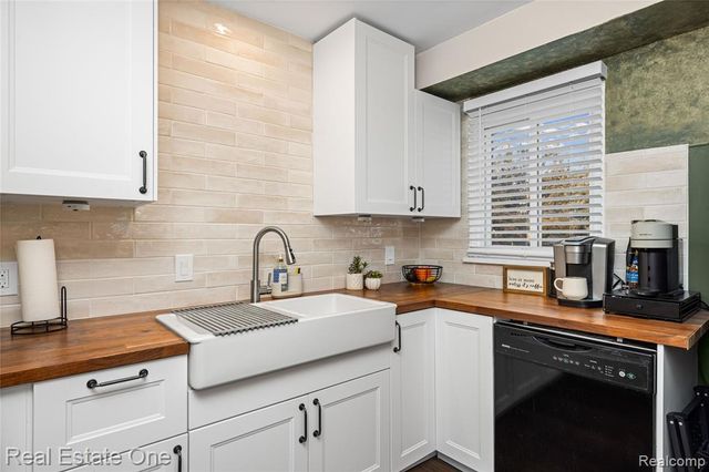 2654 Royal Avenue, Berkley, MI 48072