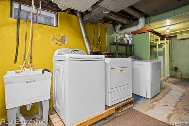 2654 Royal Avenue, Berkley, MI 48072