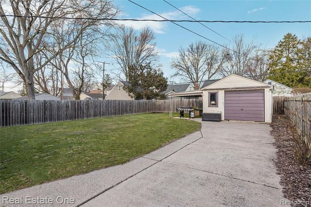 2654 Royal Avenue, Berkley, MI 48072